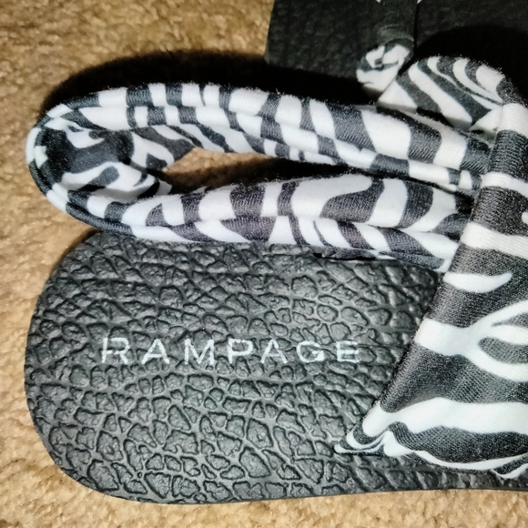 Rampage (Size 8) Black & White Zebra Print Cloth Fabric Sling Yoga Thong Sandals - Picture 5 of 7